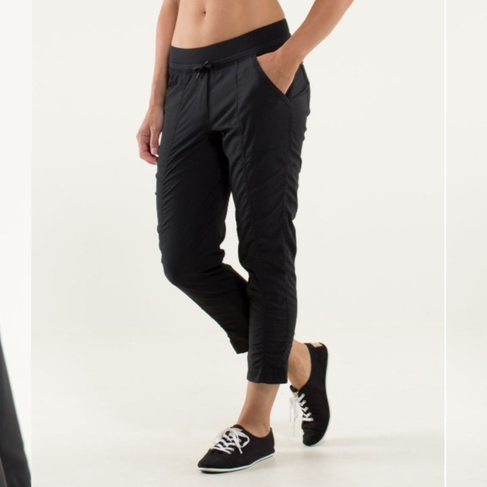 Lululemon - Street to Studio Crop